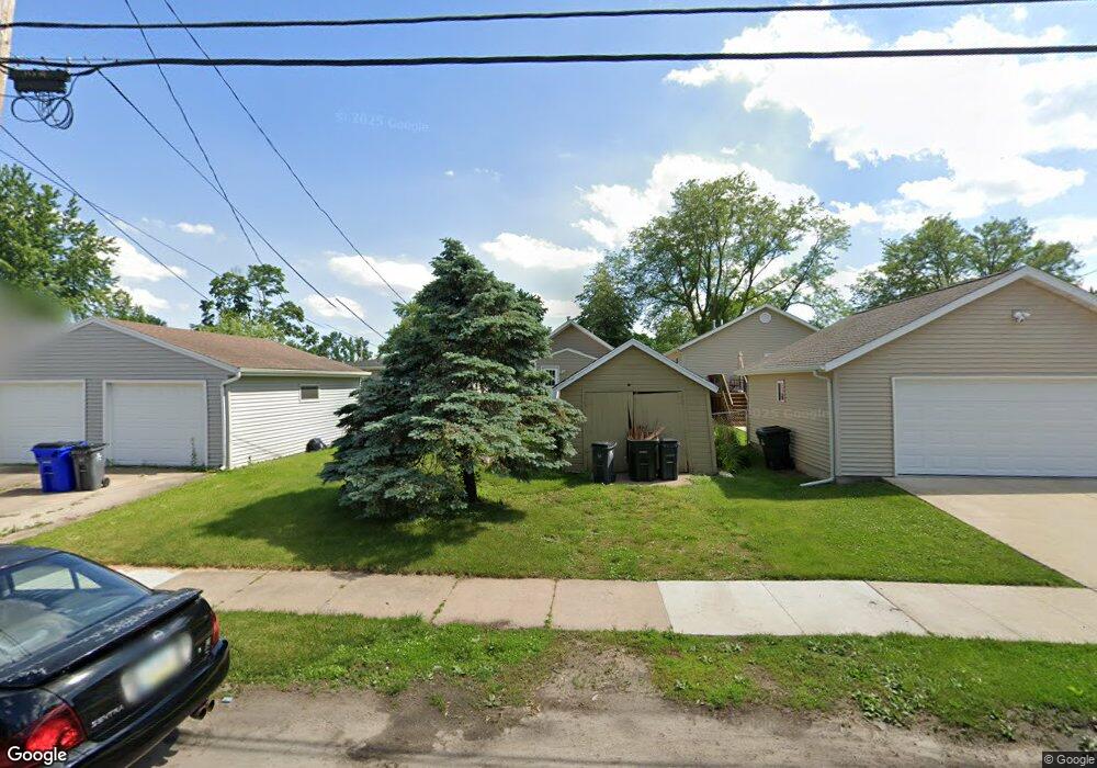 1040 H Ave NW, Cedar Rapids, IA 52405 - photo 1