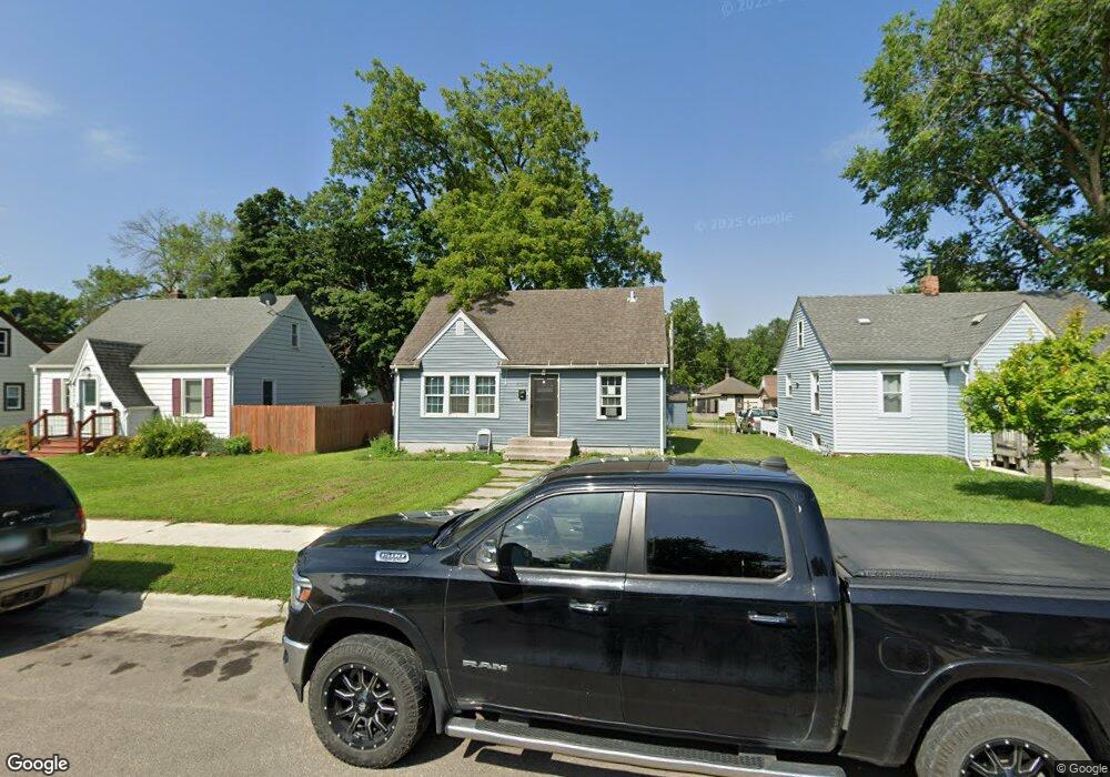 609 Saint Peter Ave, Albert Lea, MN 56007 - photo 1