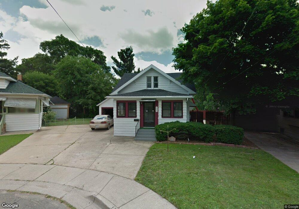 532 Torrence Ct, Lansing, MI 48910 - photo 1