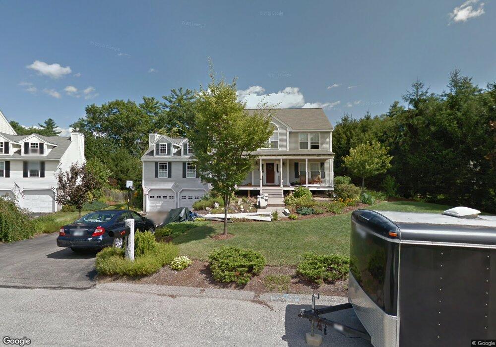 7 Scotchpine Ln, MerriMacK, NH 03054 - photo 1