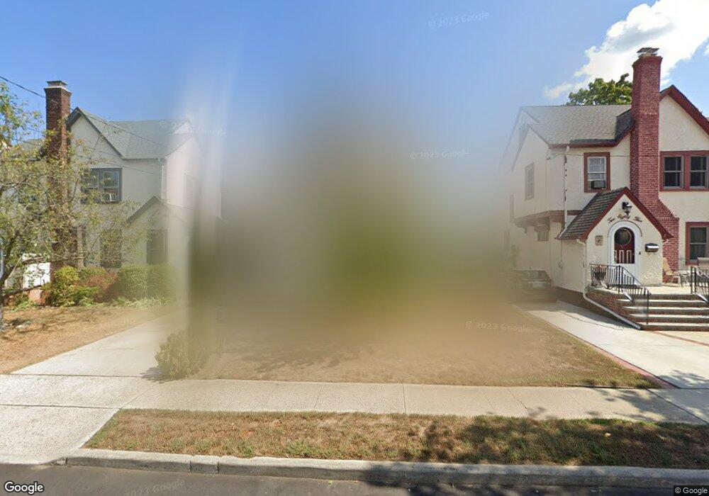 281 Sycamore St, West Hempstead, NY 11552 - photo 1