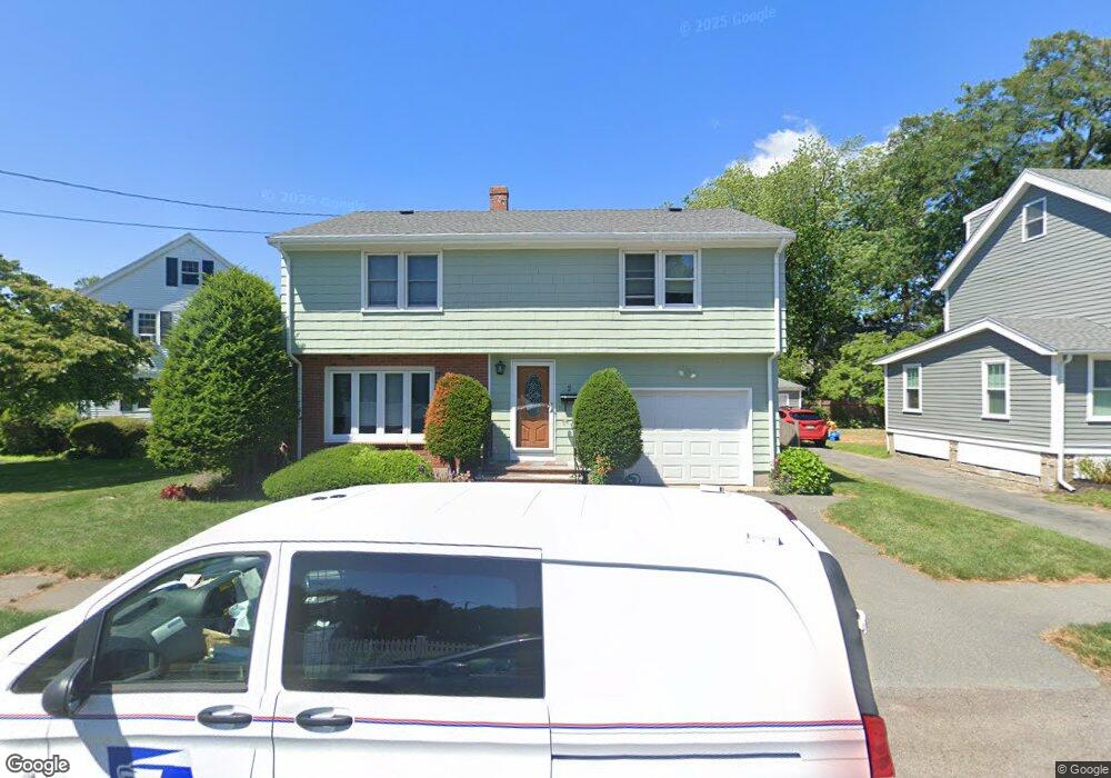 2 Laurel St, Marblehead, MA 01945 - photo 1