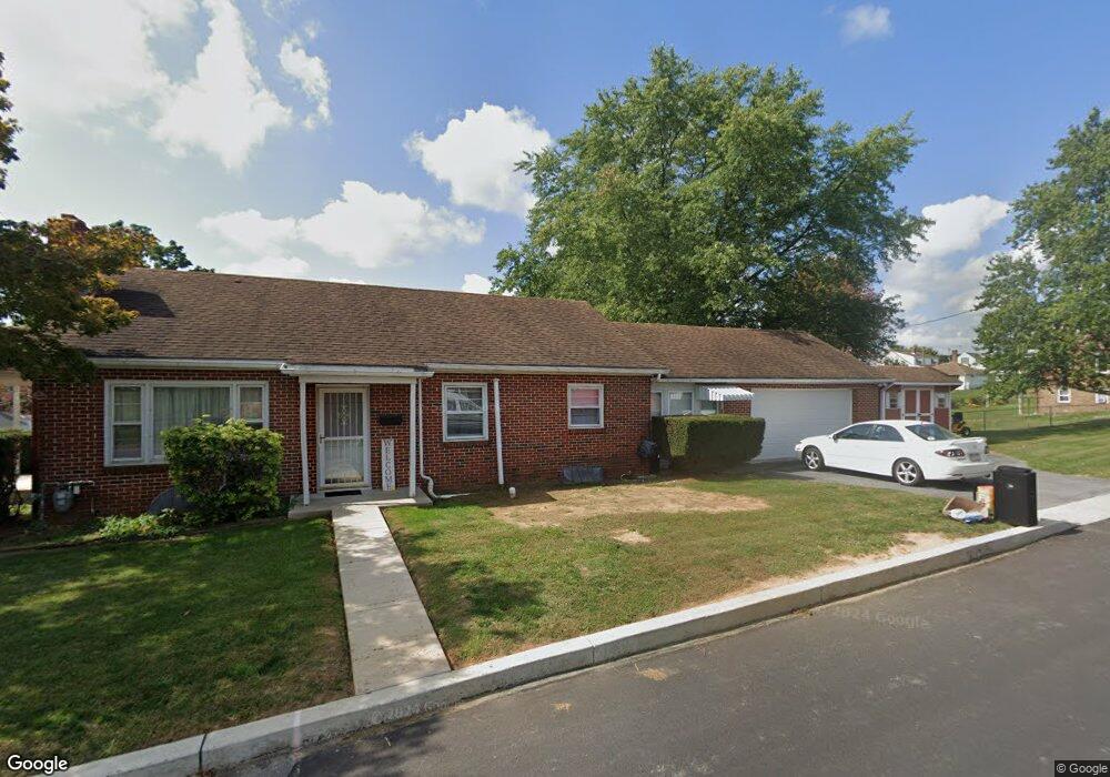 320 N Franklin St, Waynesboro, PA 17268 - photo 1