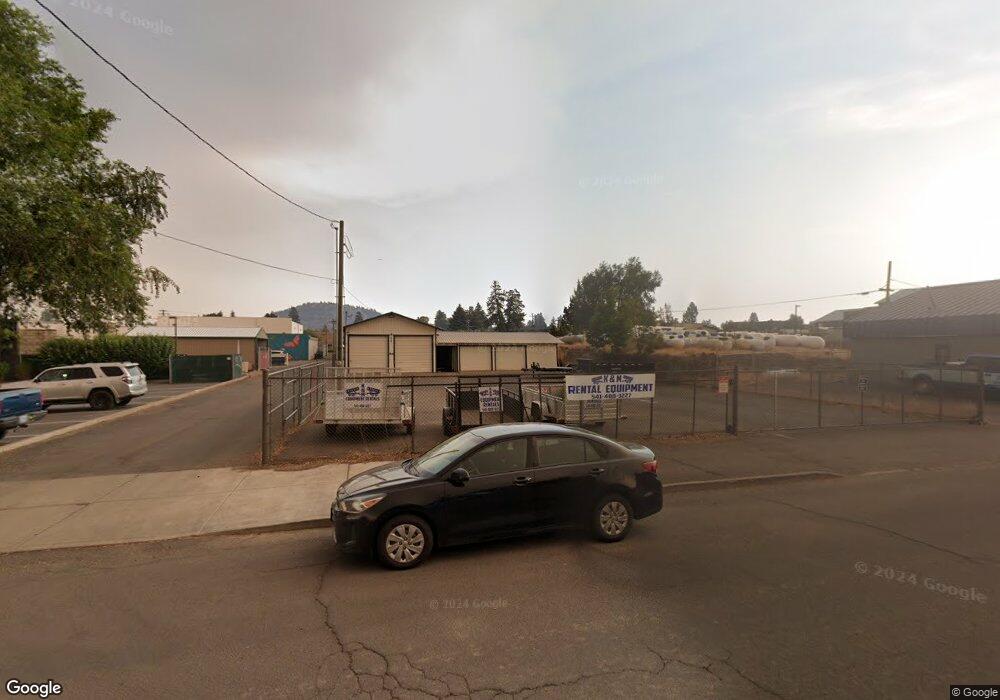 934 NE 1st St, Bend, OR 97701 - photo 1