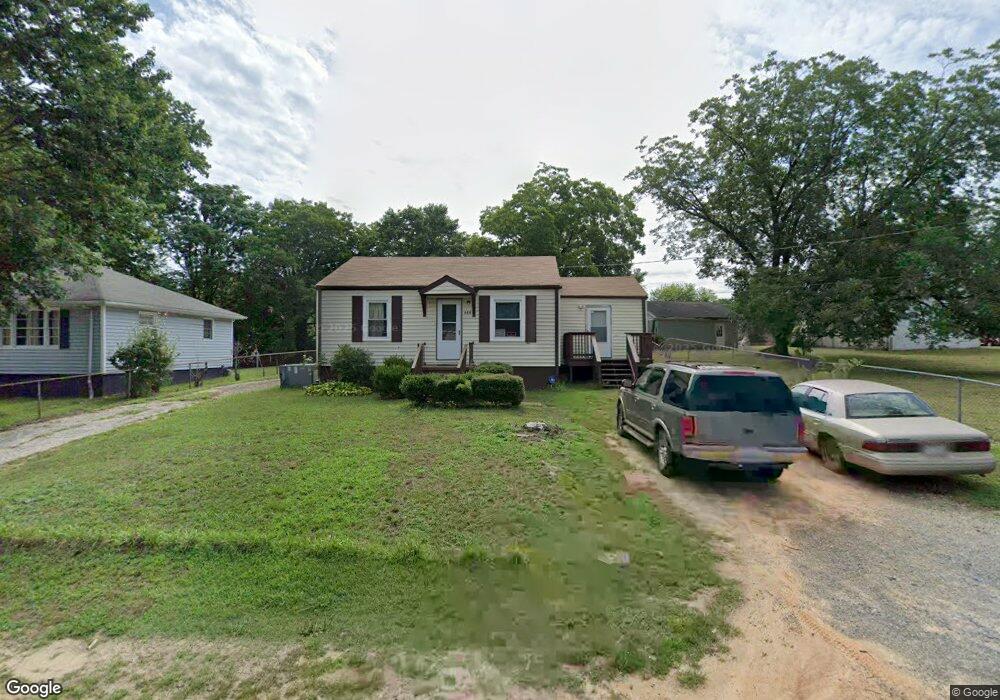 828 Robinson Cir, Reidsville, NC 27320 - photo 1