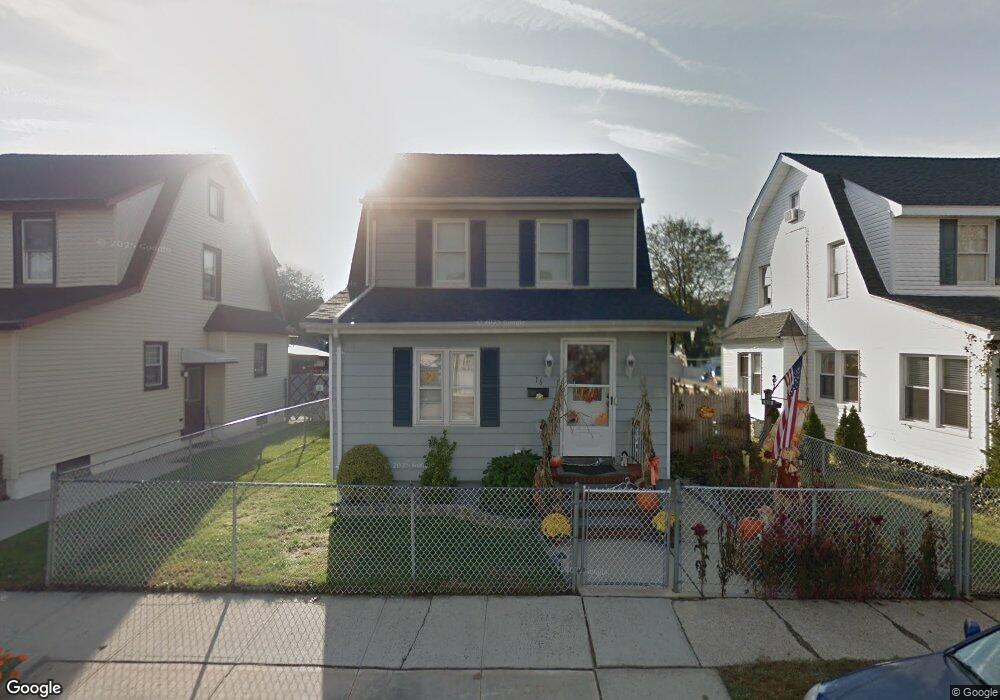 16 Laurel Rd, Lindenhurst, NY 11757 - photo 1