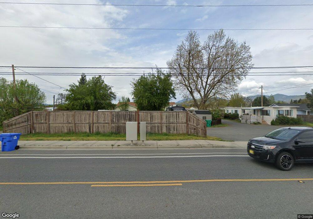 2208 Redwood Ave, Grants Pass, OR 97527 - photo 1