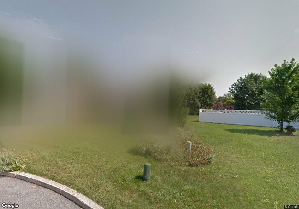 4716 Hampshire Dr, Bethlehem, PA 18017 - photo 1