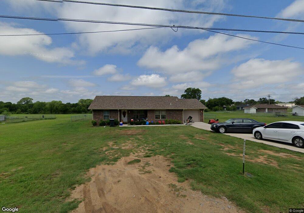 915 W Springdale Loop, Ardmore, OK 73401 - photo 1