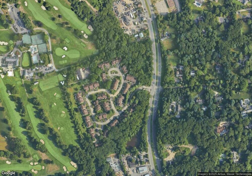 9 The Cir unit 9, Glen Head, NY 11545 - photo 1