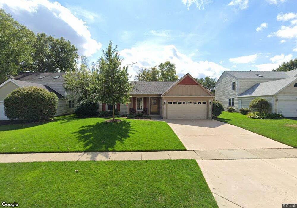 2011 Tahoe Pkwy, Algonquin, IL 60102 - photo 1