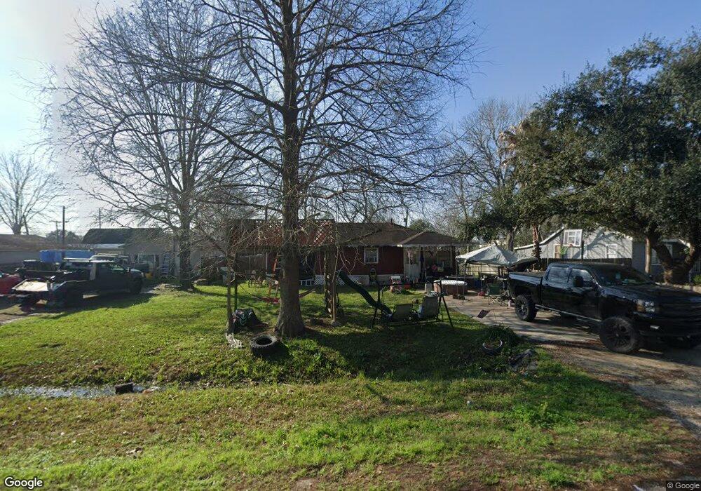214 Morgan St, Alvin, TX 77511 - photo 1