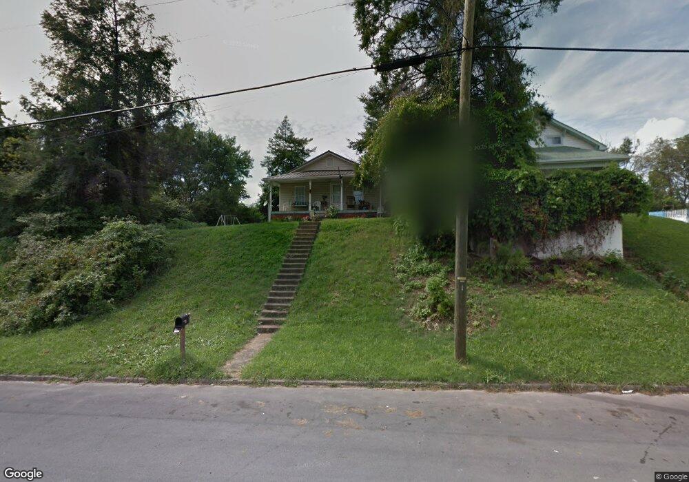 1115 E Fairview Ave, Johnson City, TN 37601 - photo 1