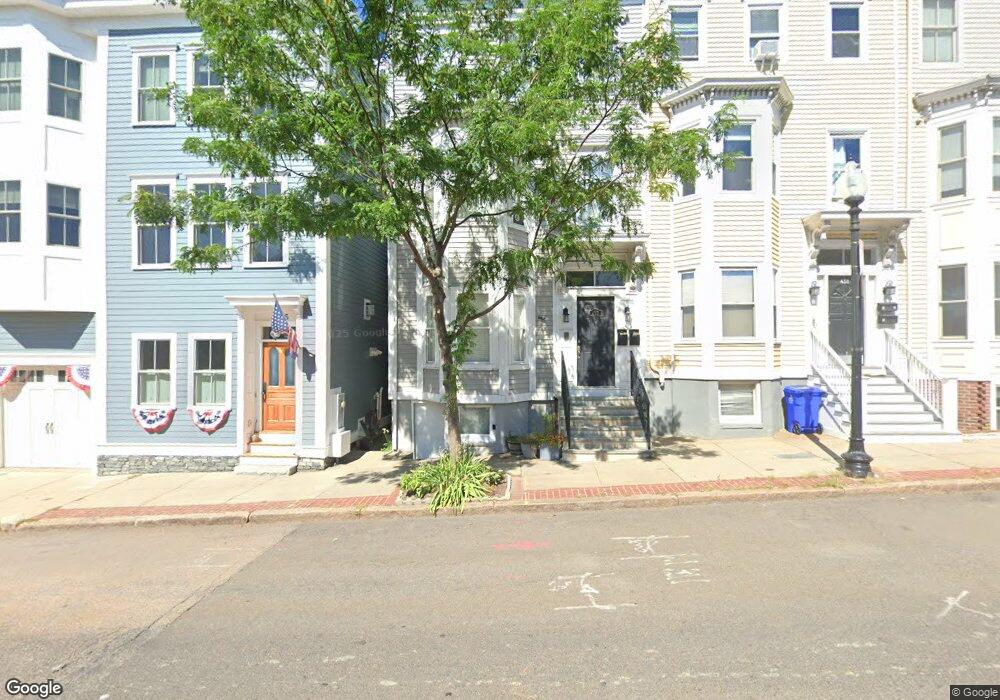 433 Bunker Hill St unit 1, Charlestown, MA 02129 - photo 1