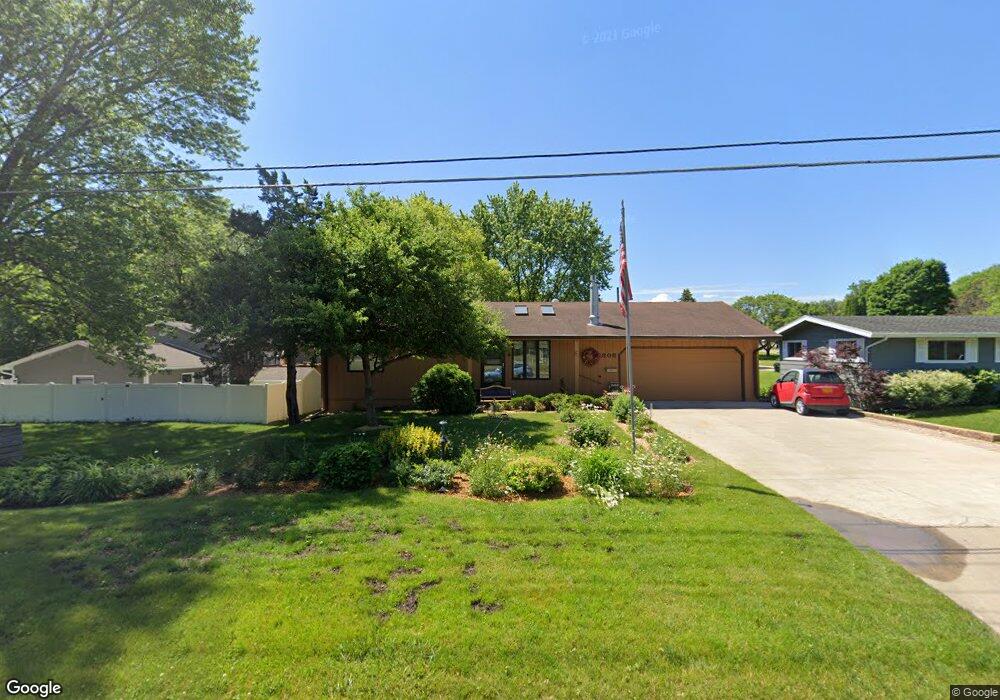 1806 W 12th St, Cedar Falls, IA 50613 - photo 1