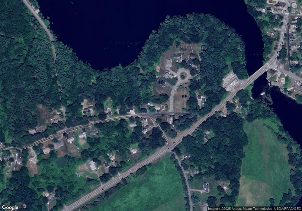 646 Silver St, Rollinsford, NH 03869 - photo 1