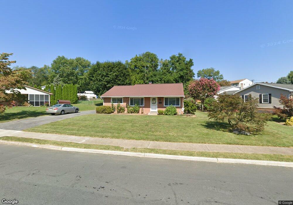 1353 Outer Dr, Hagerstown, MD 21742 - photo 1