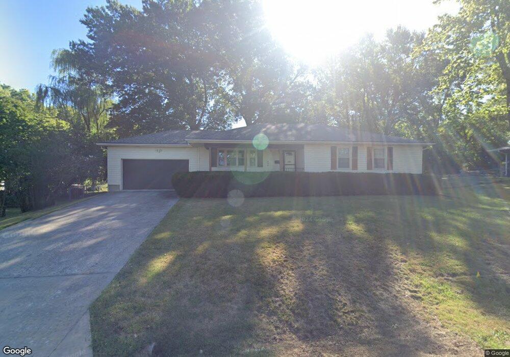 306 NW 17th St, Blue Springs, MO 64015 - photo 1