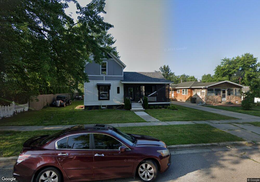 110 Sycamore St E, Three Oaks, MI 49128 - photo 1