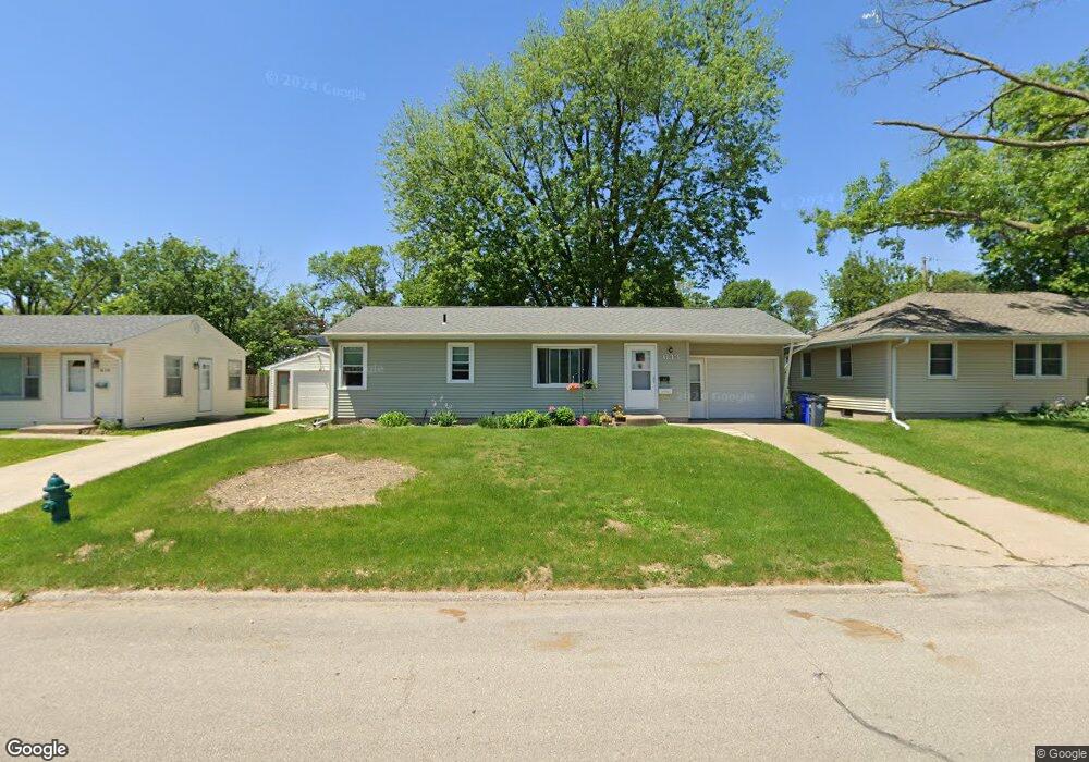 633 36th St SE, Cedar Rapids, IA 52403 - photo 1