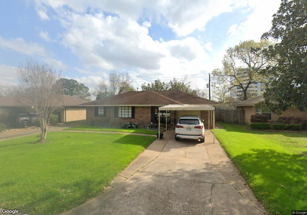 1019 W 30th St, Houston, TX 77018 - photo 1