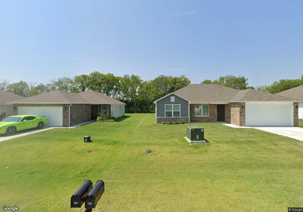 725 S Cherokee Ave, Haskell, OK 74436 - photo 1
