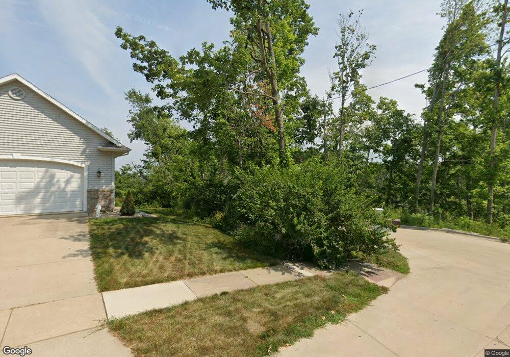 2618 Oak Crest Ct NW, Cedar Rapids, IA 52405 - photo 1