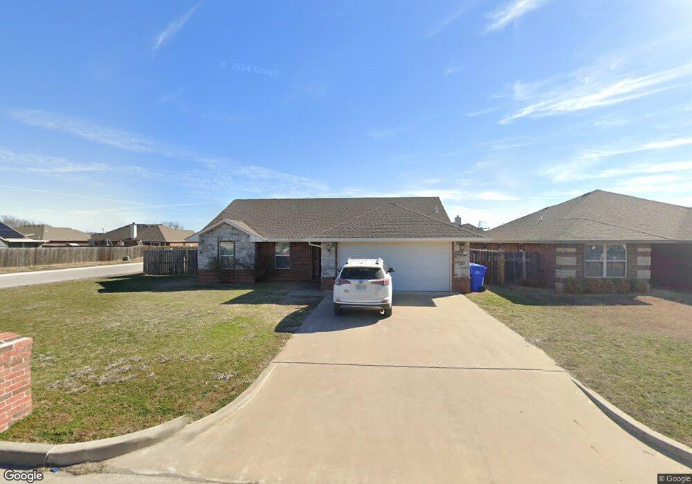 421 NW Granite Ave, Cache, OK 73527 - photo 1