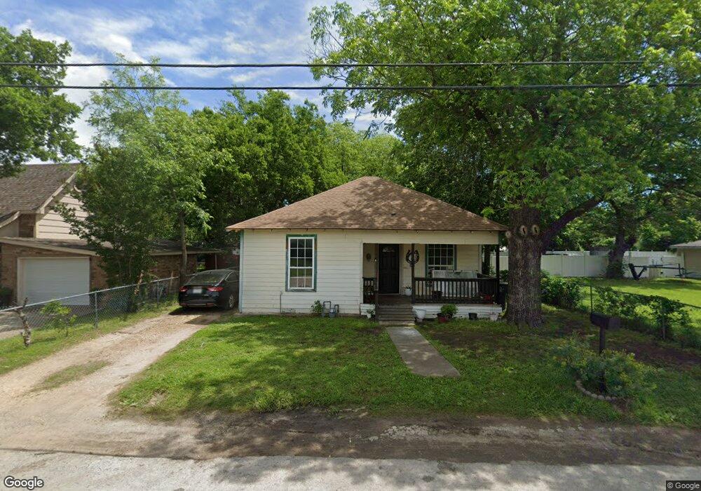 1422 N Brazos Ave, Cleburne, TX 76031 - photo 1