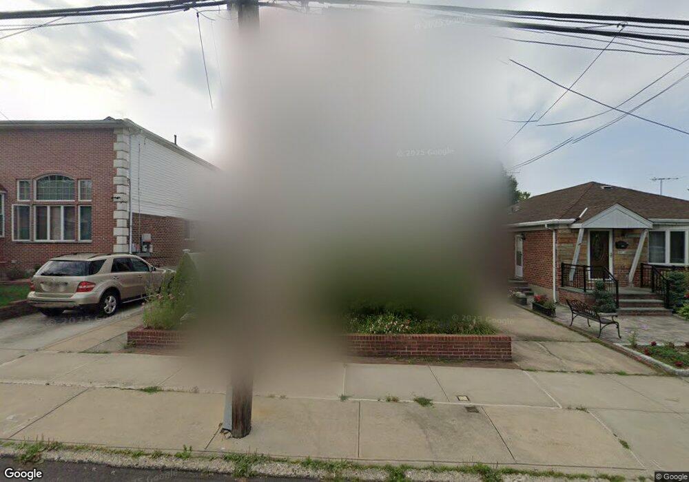 26215 60th Ave, Little Neck, NY 11362 - photo 1