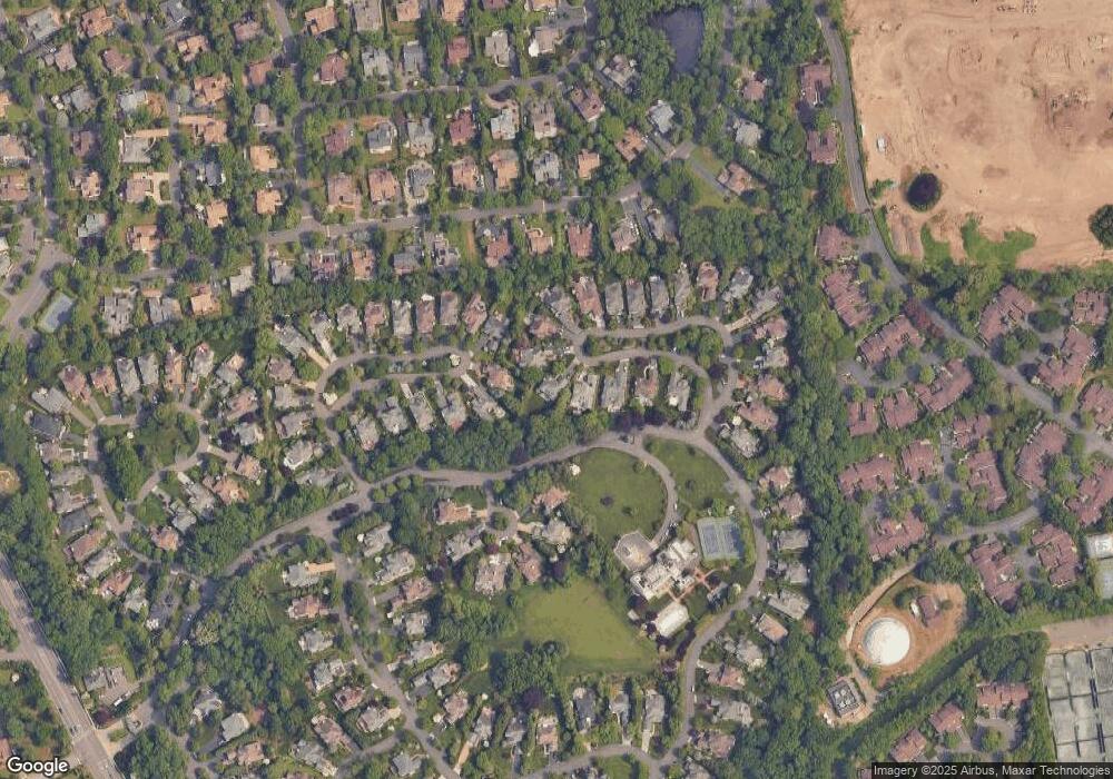 9 Evergreen Cir, Manhasset, NY 11030 - photo 1