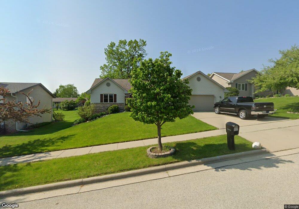 3221 Dubin Cir, West Bend, WI 53090 - photo 1