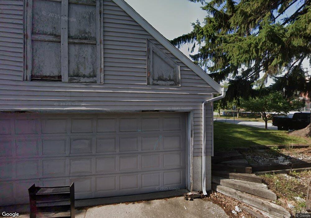 827 E Rusholme St, Davenport, IA 52803 - photo 1