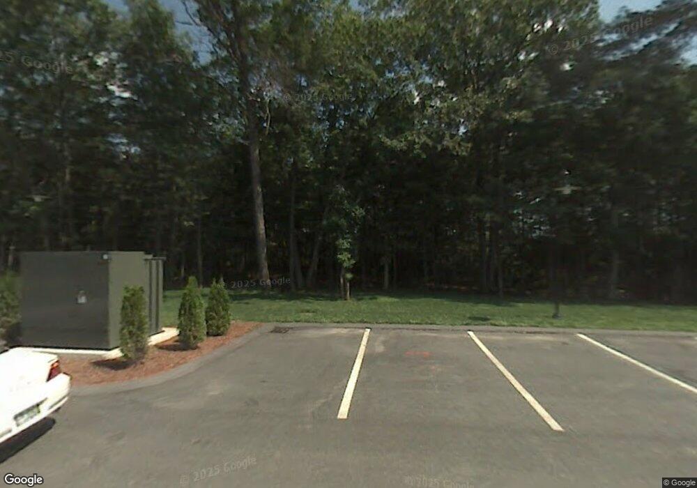 102 Henry David Dr unit 102, Nashua, NH 03062 - photo 1