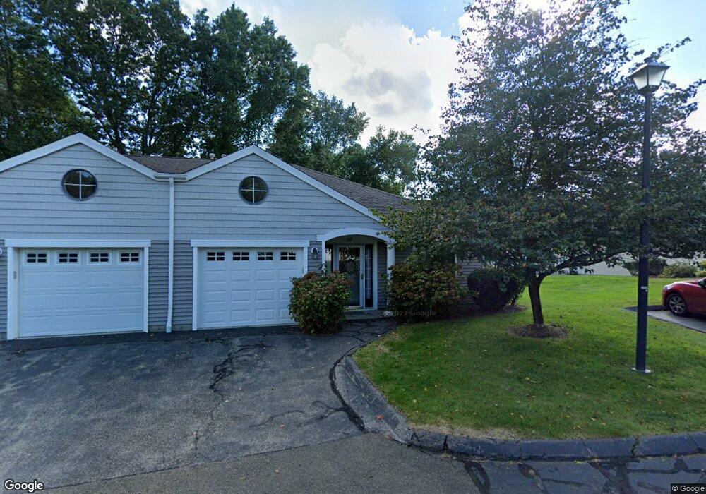 39 Red Cedar Cir, Orange, CT 06477 - photo 1
