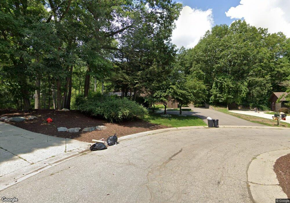 1330 Ravenwicke Way, Bloomfield Hills, MI 48302 - photo 1