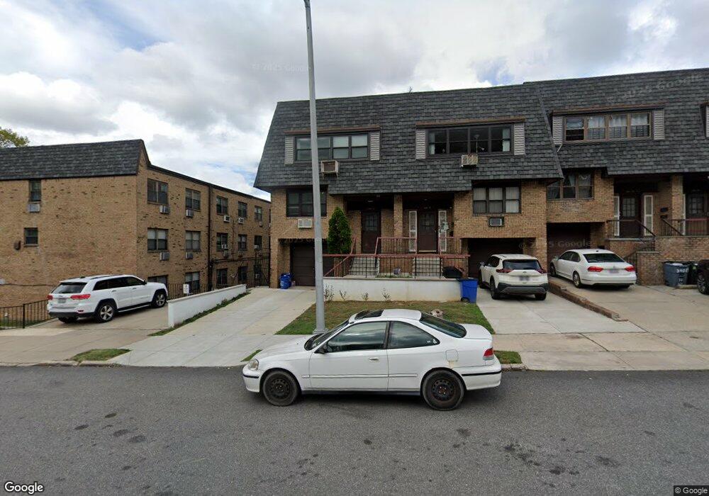 24015 70th Ave unit 5, Little Neck, NY 11362 - photo 1