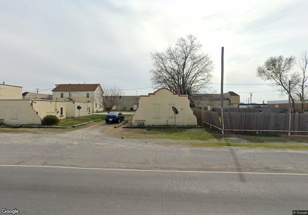 402 N J M Davis Blvd, Claremore, OK 74017 - photo 1