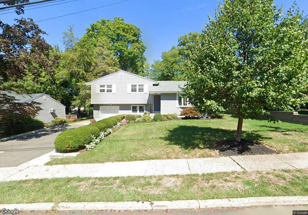 89 Hemlock Dr, Paramus, NJ 07652 - photo 1