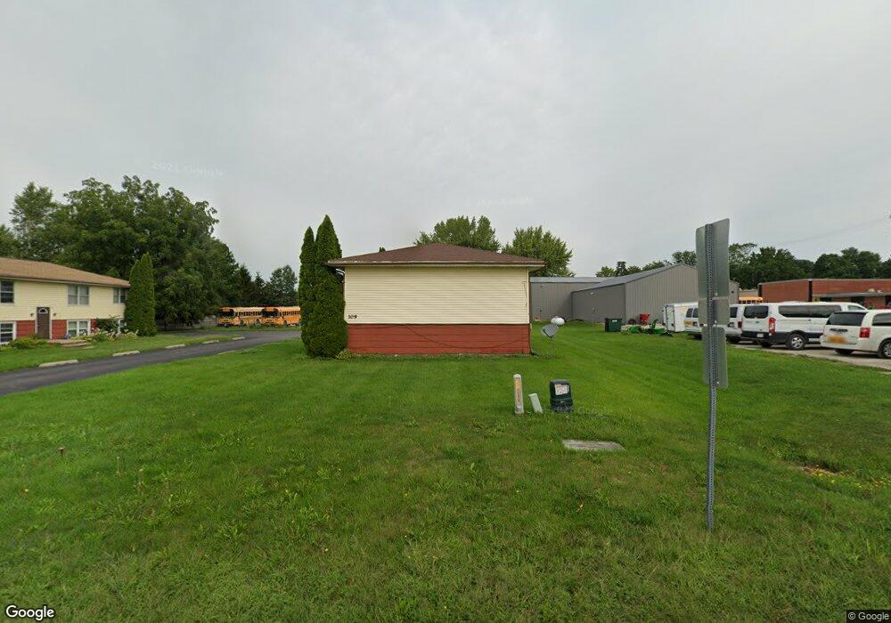 109 Iowa St unit 5, Center Point, IA 52213 - photo 1