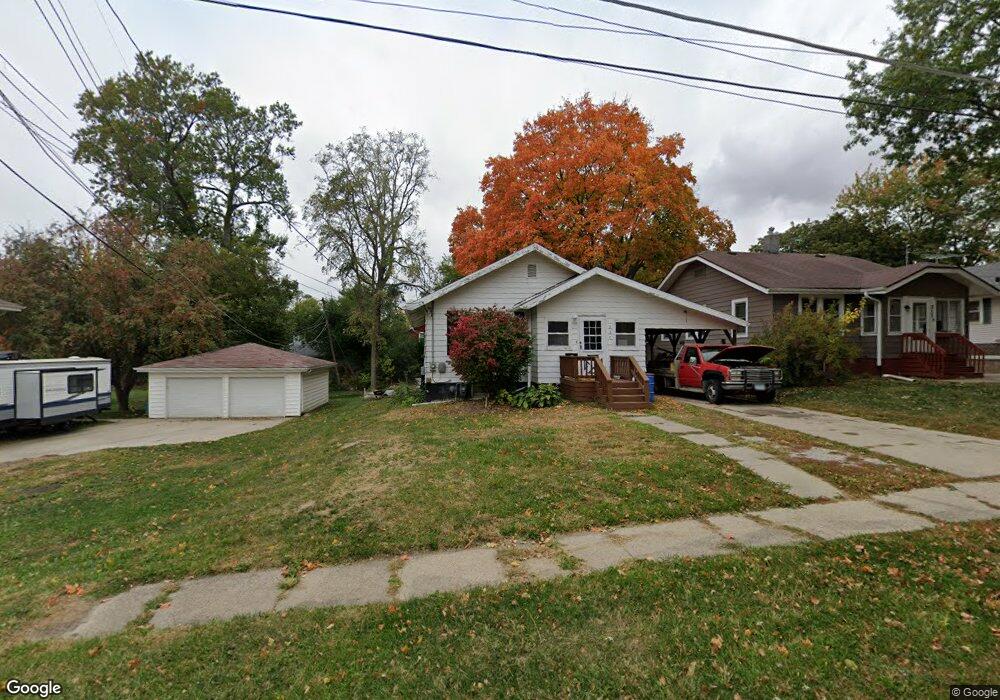 227 W 10th St S, Newton, IA 50208 - photo 1