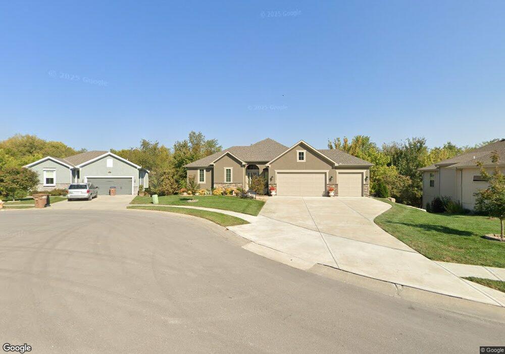 1904 Creek View Ln, Raymore, MO 64083 - photo 1