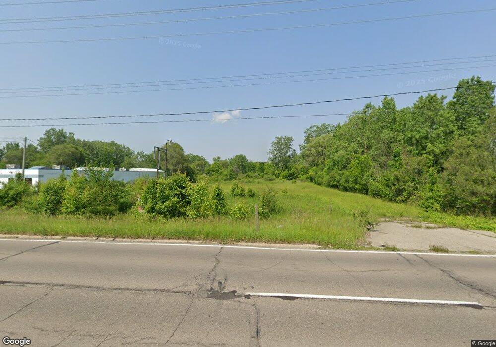 5366 Fenton Rd, Flint, MI 48507 - photo 1