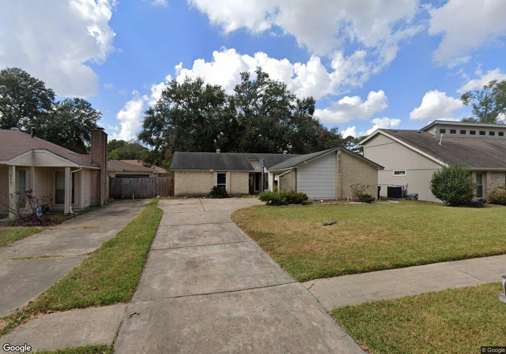 8611 Wildforest Dr, Houston, TX 77088 - photo 1
