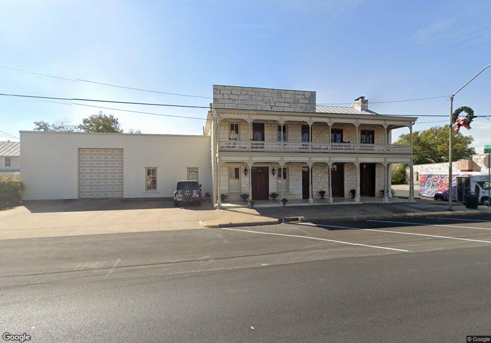 425 W Main St, Fredericksburg, TX 78624 - photo 1