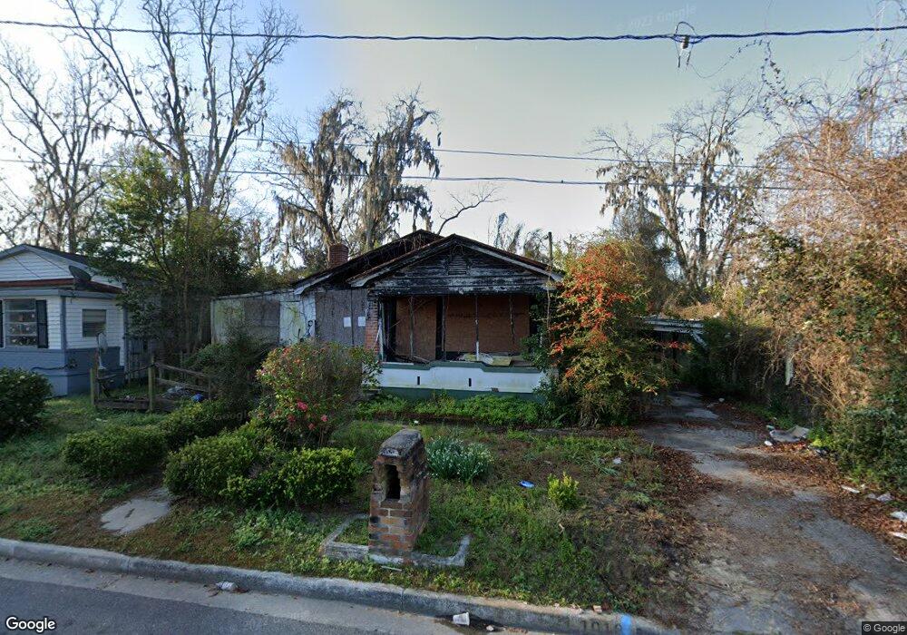 1013 W 53rd St, Savannah, GA 31405 - photo 1