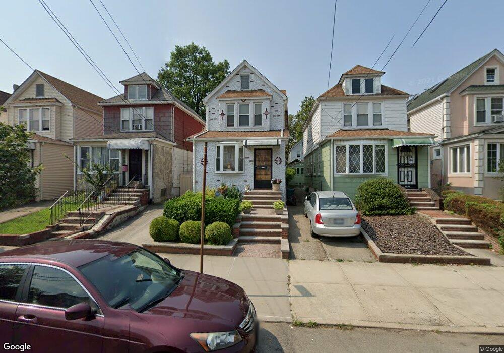 6830 Kessel St, Forest Hills, NY 11375 - photo 1