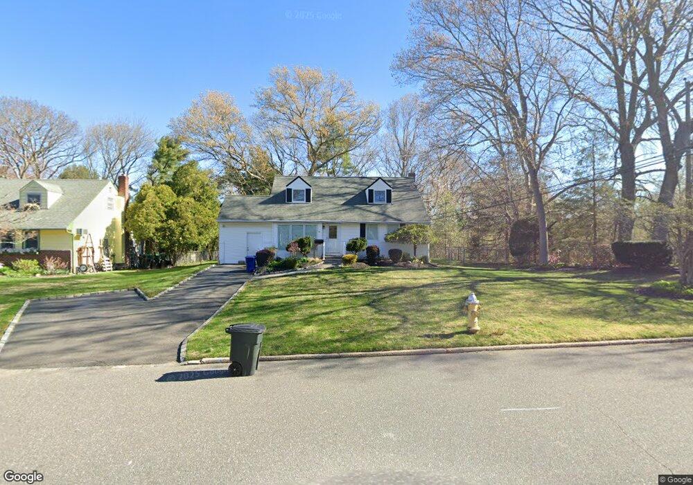 45 Crocus Ln, ComMacK, NY 11725 - photo 1