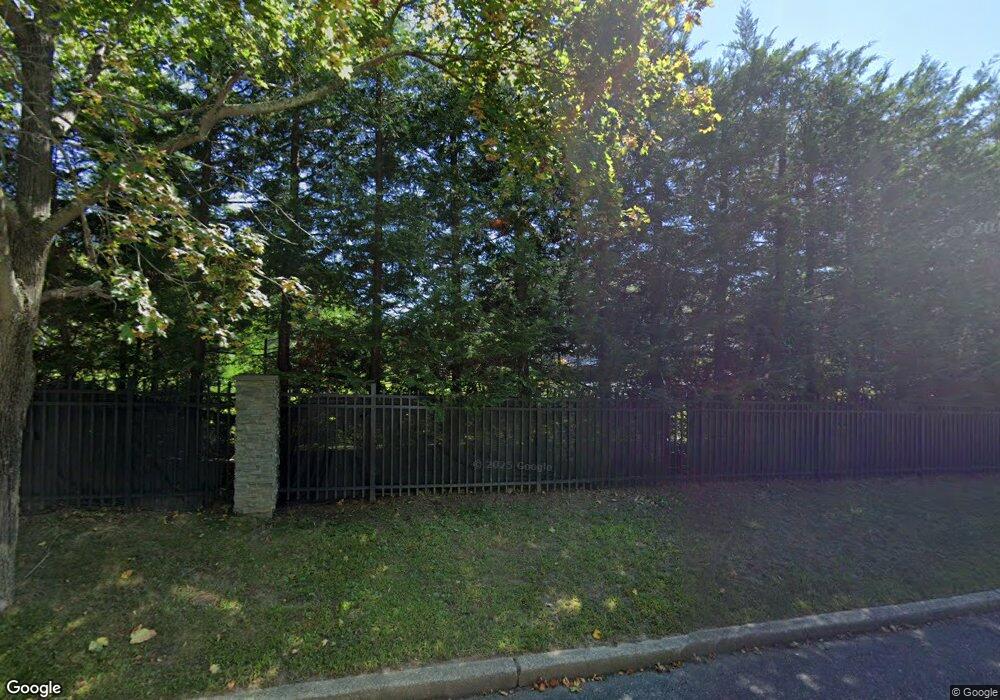 9 Enclave Ct, Dix Hills, NY 11746 - photo 1