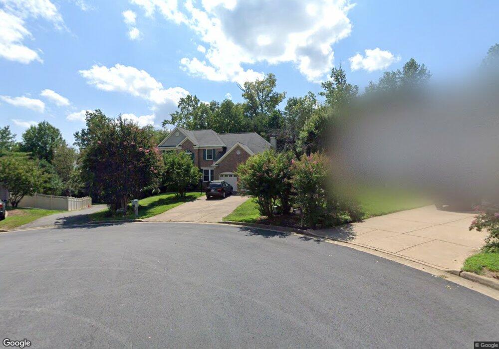 18895 Leaf Covered Ct, Triangle, VA 22172 - photo 1
